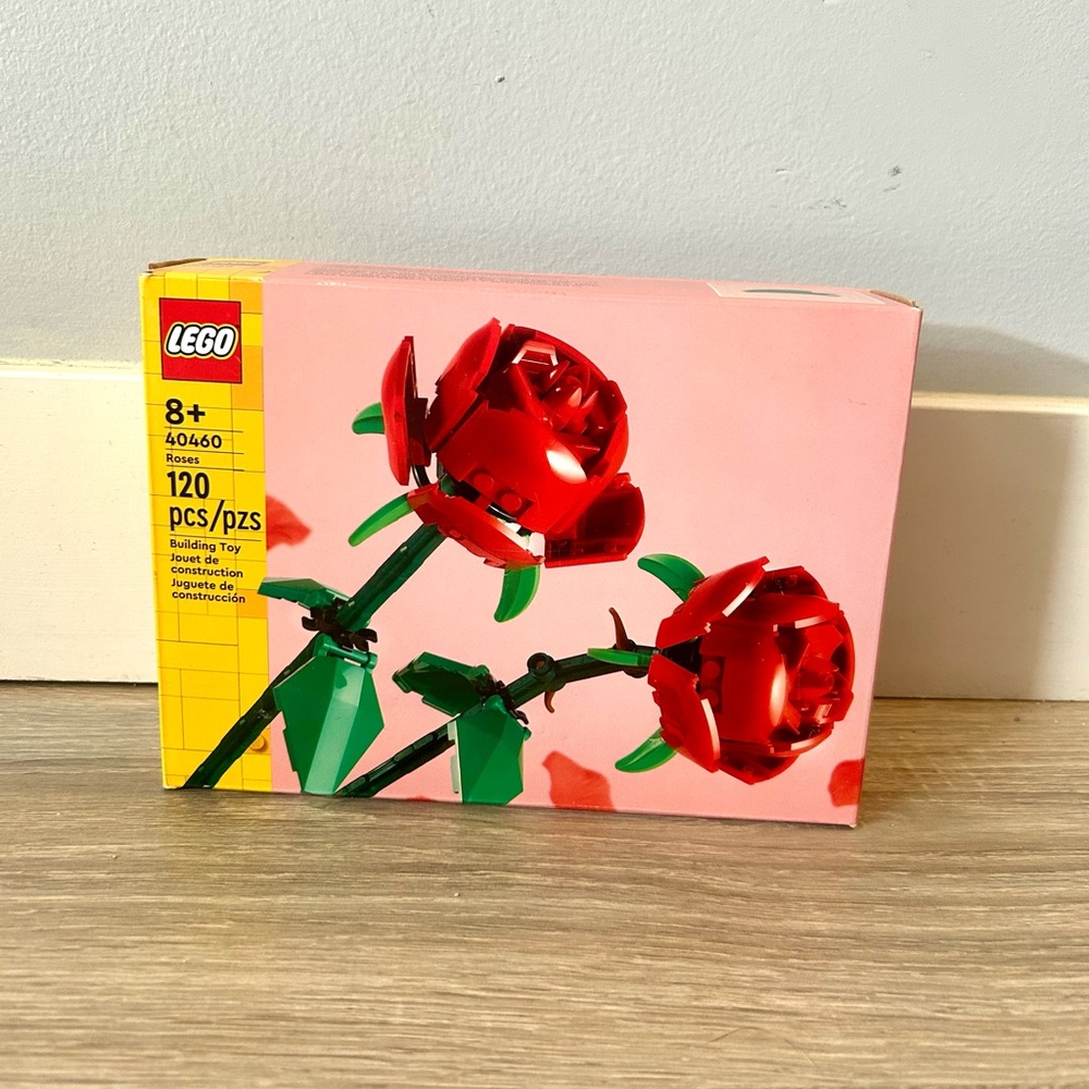 LEGO 120 Pcs, New In Box Set - Roses